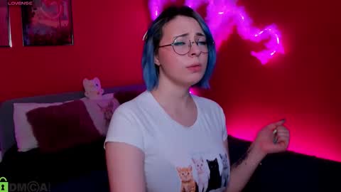 Snapshot of penny_stanley chatting on 11-27-25, 02:35 penny online show from 11-27-25, 02:35