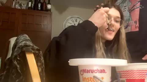 Snapshot of penutbuttajelllytime chatting on 02-05-25, 04:06 Penutbuttajelllytime online show from 02-05-25, 04:06