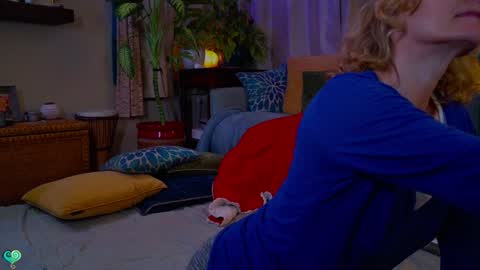 Snapshot of peppermintdusty chatting on 12-27-24, 04:04 Peppermint and Dusty online show from 12-27-24, 04:04