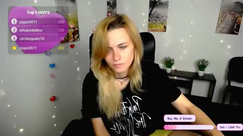 Snapshot of peppymia chatting on 11-05-25, 07:08 Mia online show from 11-05-25, 07:08