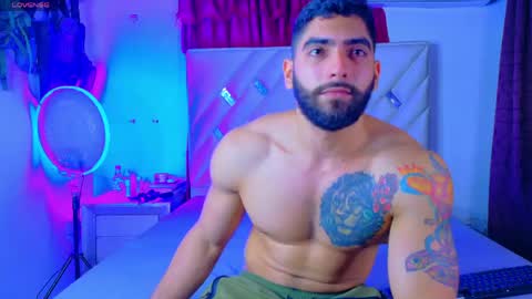 Snapshot of perfec_king00 chatting on 05-25-26, 01:33 Jacob online show from 05-25-26, 01:33
