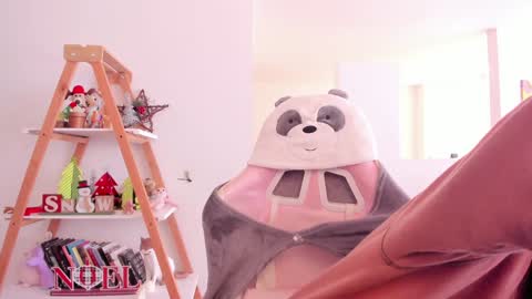 Snapshot of perfect__ana chatting on 01-08-25, 01:52 Sarah Ana Banana online show from 01-08-25, 01:52