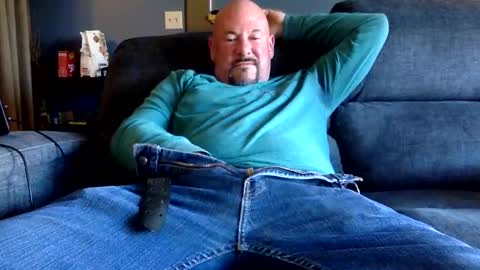 Snapshot of perfectcockdaddy chatting on 01-27-25, 09:00 perfectcockdaddy online show from 01-27-25, 09:00