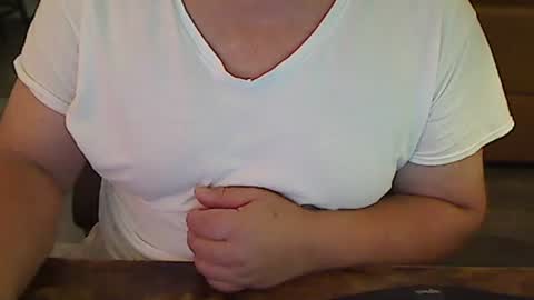 Snapshot of perfecto1957 chatting on 12-13-24, 04:27 perfecto1957 online show from 12-13-24, 04:27