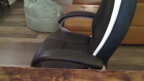 Snapshot of perfecto1957 chatting on 01-21-25, 03:54 perfecto1957 online show from 01-21-25, 03:54