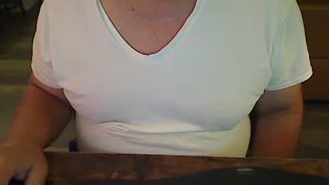 Snapshot of perfecto1957 chatting on 02-13-25, 01:37 perfecto1957 online show from 02-13-25, 01:37