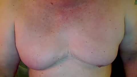 Snapshot of perfecto1957 chatting on 02-18-25, 05:53 perfecto1957 online show from 02-18-25, 05:53