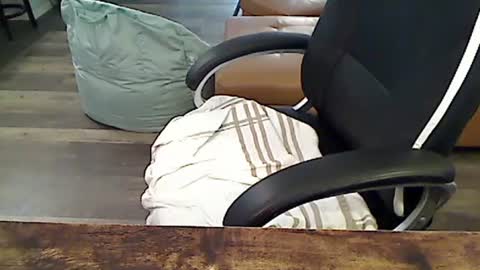 Snapshot of perfecto1957 chatting on 02-26-25, 04:45 perfecto1957 online show from 02-26-25, 04:45