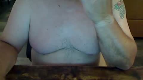 Snapshot of perfecto1957 chatting on 10-16-25, 03:35 perfecto1957 online show from 10-16-25, 03:35