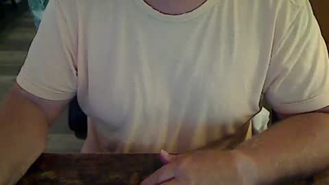 Snapshot of perfecto1957 chatting on 11-22-25, 05:01 perfecto1957 online show from 11-22-25, 05:01