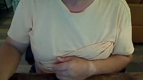 Snapshot of perfecto1957 chatting on 12-15-25, 02:21 perfecto1957 online show from 12-15-25, 02:21