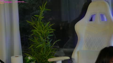 Snapshot of perfectt33n chatting on 12-04-24, 09:18 Dee online show from 12-04-24, 09:18