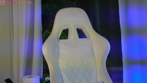 Snapshot of perfectt33n chatting on 01-22-25, 10:29 Dee online show from 01-22-25, 10:29