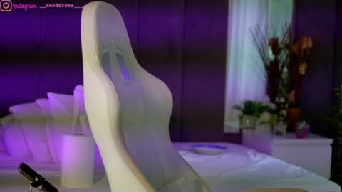 Snapshot of perfectt33n chatting on 09-17-25, 02:08 Dee online show from 09-17-25, 02:08