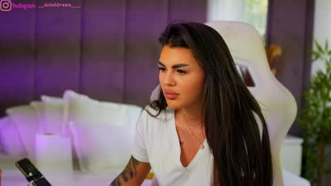 Snapshot of perfectt33n chatting on 10-01-25, 11:38 Dee online show from 10-01-25, 11:38