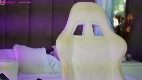 Snapshot of perfectt33n chatting on 10-20-25, 12:05 Dee online show from 10-20-25, 12:05