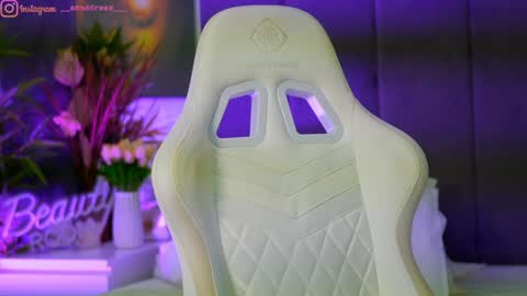 Snapshot of perfectt33n chatting on 11-14-25, 03:55 Dee online show from 11-14-25, 03:55