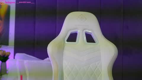 Snapshot of perfectt33n chatting on 12-15-25, 05:28 Dee online show from 12-15-25, 05:28