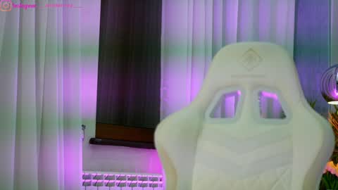 Dee online show from 02-19-26, 07:54