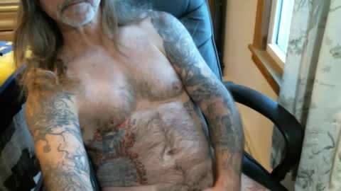 Snapshot of perkymalenipples chatting on 12-24-24, 09:44 perkymalenipples online show from 12-24-24, 09:44