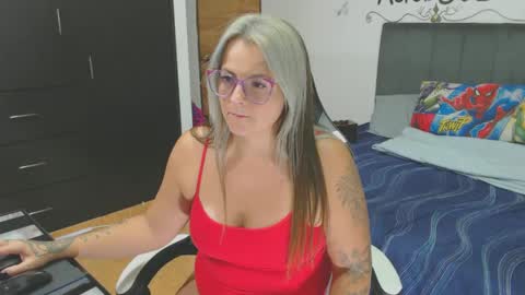 Snapshot of perlagoloza05 chatting on 03-09-25, 05:00 goloza online show from 03-09-25, 05:00