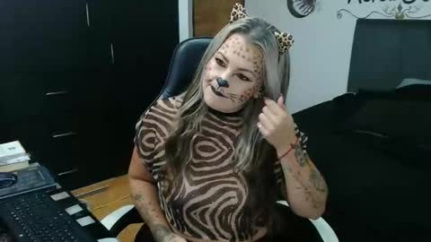 Snapshot of perlagoloza05 chatting on 11-01-25, 01:07 goloza online show from 11-01-25, 01:07