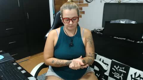 Snapshot of perlagoloza05 chatting on 06-17-26, 03:31 goloza online show from 06-17-26, 03:31