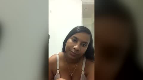 Snapshot of perlas208531 chatting on 07-26-26, 02:42 perlas208531 online show from 07-26-26, 02:42