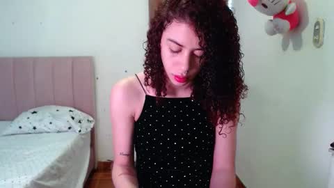 Snapshot of perlaweb_09 chatting on 11-14-25, 08:18 perlaweb_09 online show from 11-14-25, 08:18