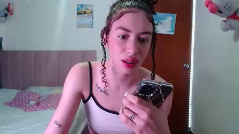 Snapshot of perlaweb_09 chatting on 12-17-25, 02:17 perlaweb_09 online show from 12-17-25, 02:17