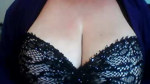 perlita070822 online show from 06-25-26, 04:23