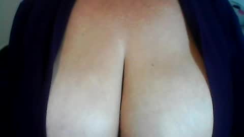 perlita070822 online show from 07-05-26, 04:19