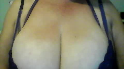 perlita070822 online show from 07-22-26, 01:41