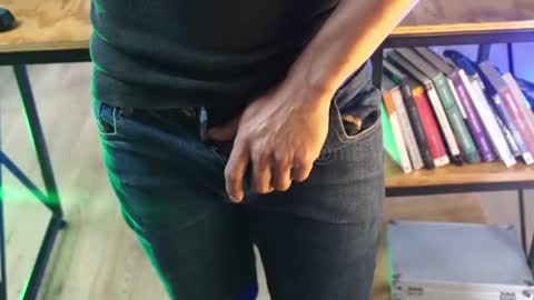 Snapshot of perseoo_88 chatting on 02-17-25, 05:21 andres online show from 02-17-25, 05:21