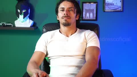 Snapshot of perseoo_88 chatting on 02-21-25, 10:48 andres online show from 02-21-25, 10:48