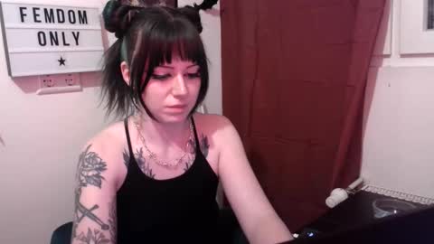 Persephone online show from 04-21-26, 12:11