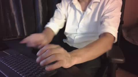 Lalo   x peruvianevil  ig peruvianevil  online show from 04-10-26, 04:17