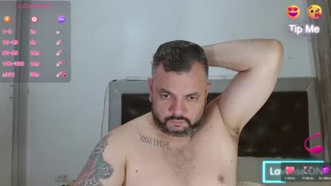 Snapshot of perverseveteranmanxxx chatting on 06-17-26, 04:37 Carlos online show from 06-17-26, 04:37