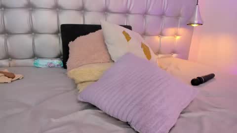 Lizza online show from 02-19-25, 05:49