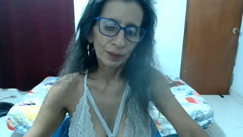 Snapshot of pervert_milf4uu_4 chatting on 06-23-26, 03:48 luz online show from 06-23-26, 03:48