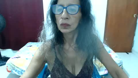 Snapshot of pervert_milf4uu_4 chatting on 06-24-26, 04:11 luz online show from 06-24-26, 04:11