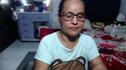 Snapshot of pervert_mommy_x chatting on 06-14-26, 11:45 SAMY online show from 06-14-26, 11:45