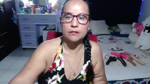 Snapshot of pervert_mommy_x chatting on 06-30-26, 09:43 SAMY online show from 06-30-26, 09:43