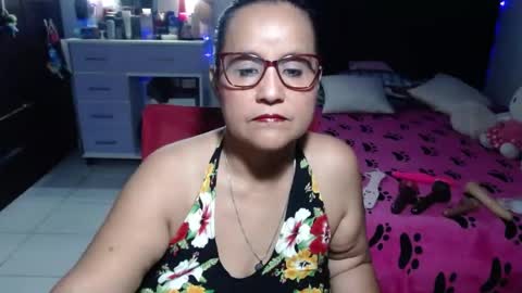 Snapshot of pervert_mommy_x chatting on 07-13-26, 09:45 SAMY online show from 07-13-26, 09:45