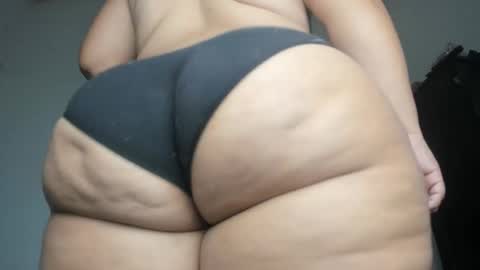 Snapshot of pervertt_mommy chatting on 01-06-26, 08:51 Alexandra online show from 01-06-26, 08:51