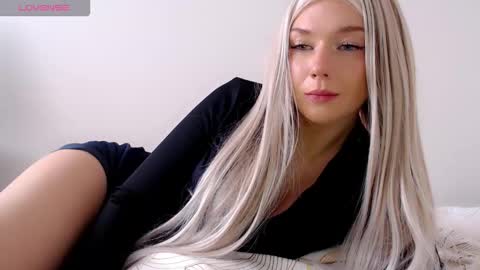 Isabella online show from 03-20-26, 10:42