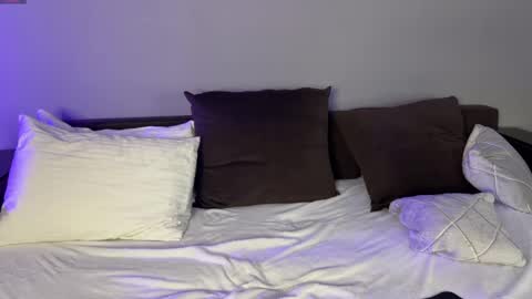 petalpage online show from 11-19-25, 02:00