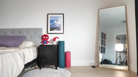 Peter Parker online show from 09-21-25, 08:43