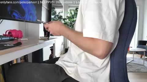 Snapshot of peterparkerrxox chatting on 06-15-26, 10:23 Peter Parker online show from 06-15-26, 10:23