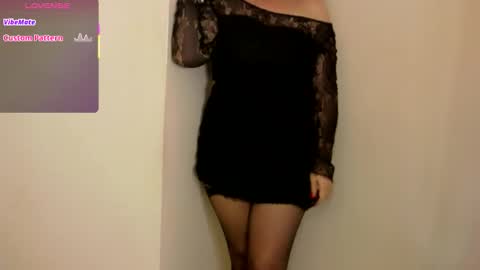 Snapshot of petersemily chatting on 11-27-25, 11:29 Peters Emily online show from 11-27-25, 11:29